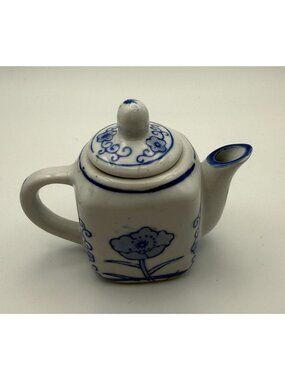 Vtg Japanese Miniature Blue/White FLoral Porcelain Teaport or Soy Ewer
